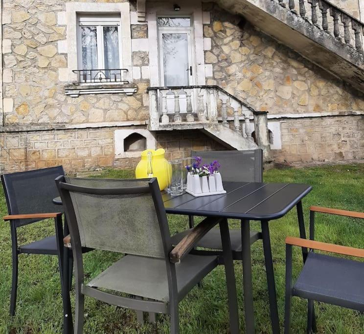 Appartement Cosy Avec Jardin Cloture Bretenoux Exterior foto